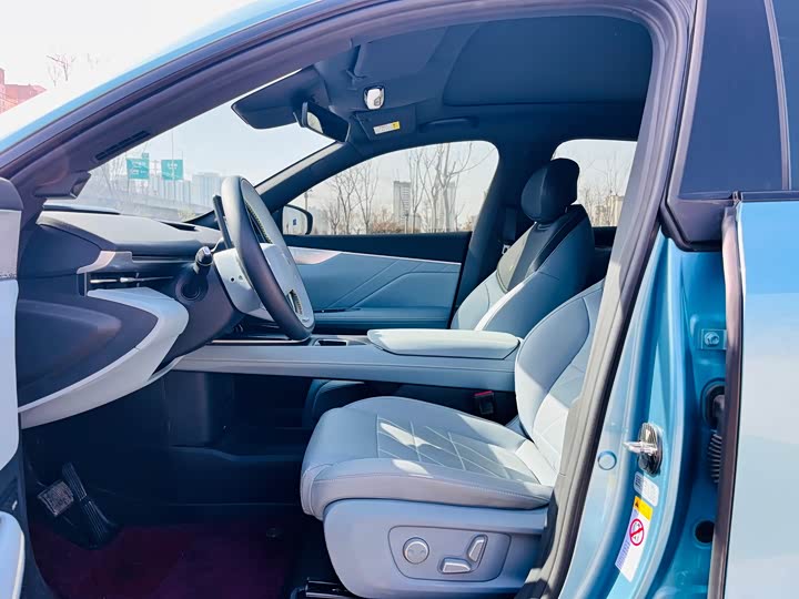 Фото 4 - Changan Deepal S05