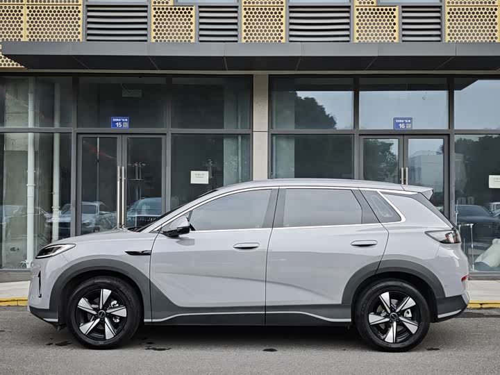 Фото 3 - BYD Sea Lion 05 EV