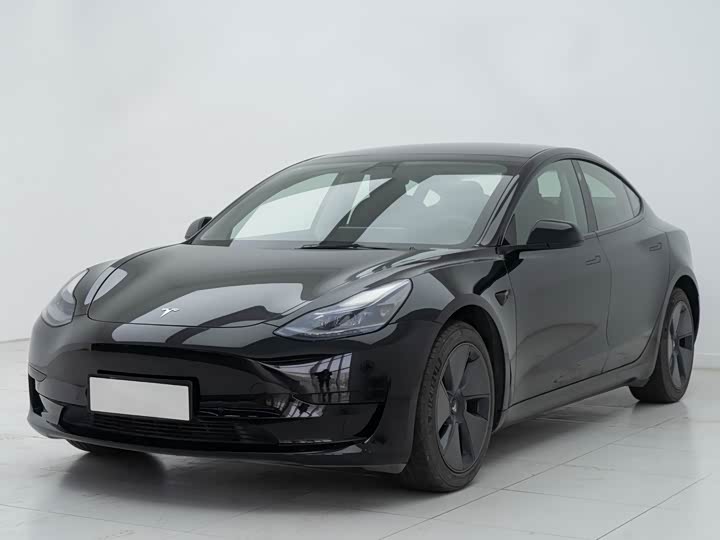 Фото 1 - Tesla Model 3