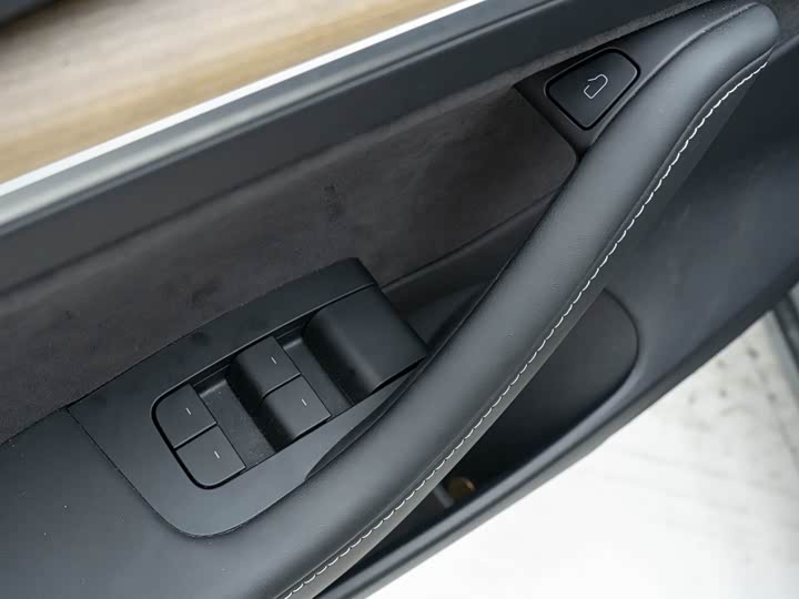 Фото 7 - Tesla Model 3