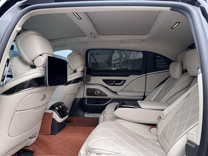 Фото 9 - Mercedes-Benz Maybach S-Class