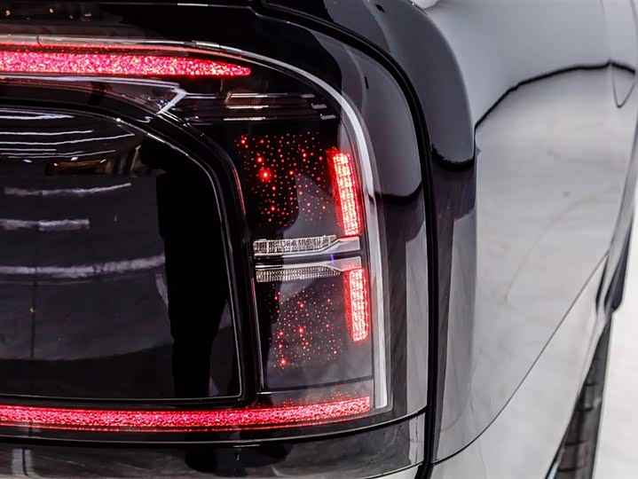 Фото 4 - Zeekr 9X