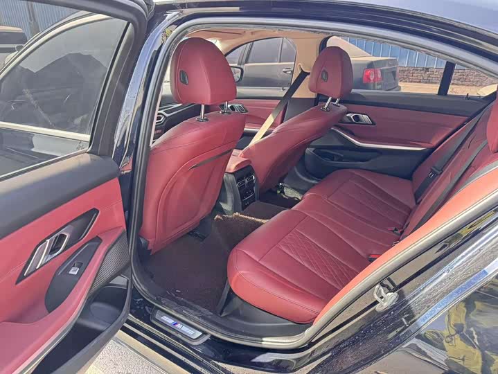 Photo 6 - BMW 3 Series