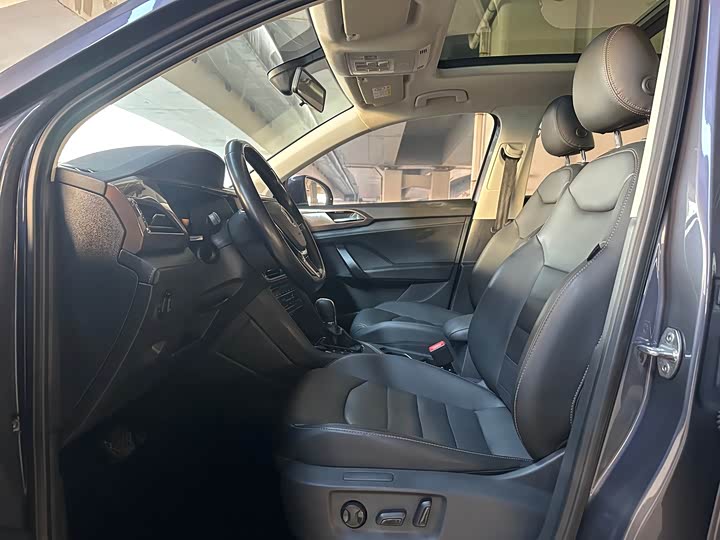 Фото 4 - Volkswagen Tharu