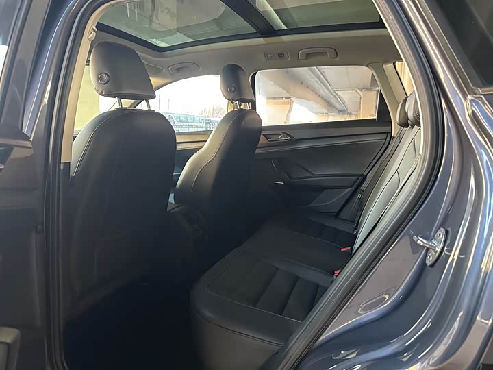 Фото 5 - Volkswagen Tharu