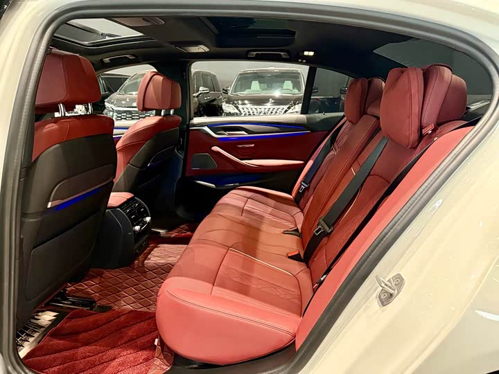 Фото 6 - BMW 5 Series