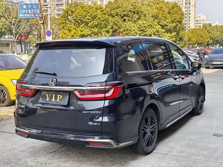 Фото 4 - Honda Odyssey