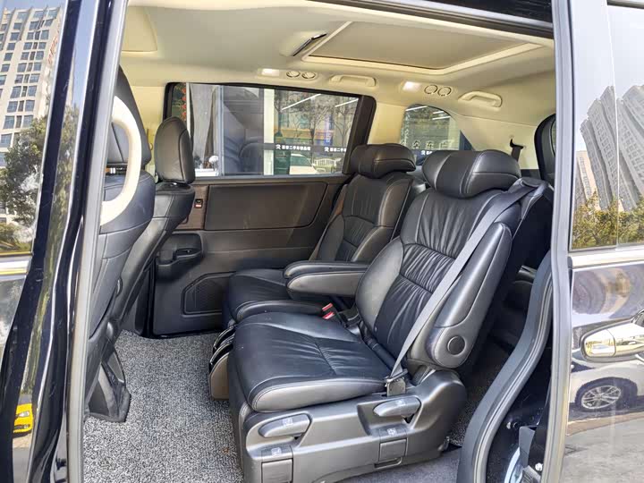 Фото 7 - Honda Odyssey