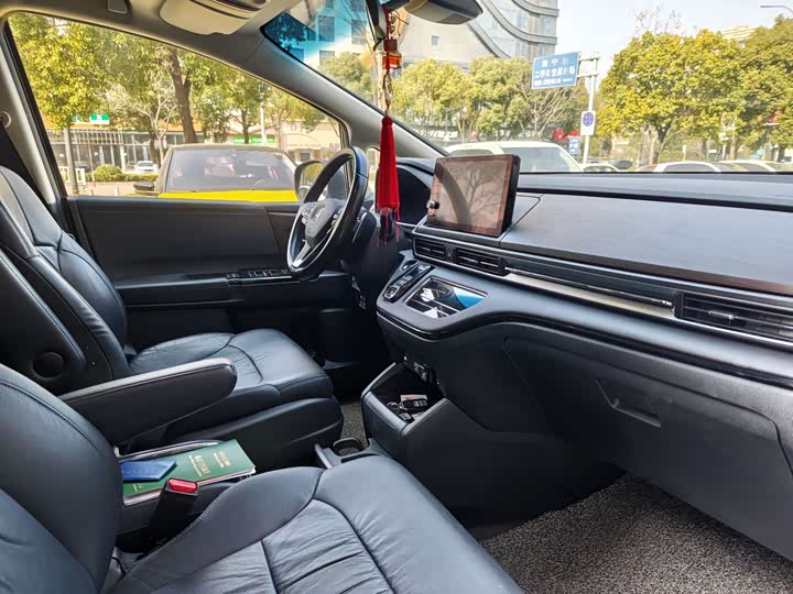 Фото 8 - Honda Odyssey