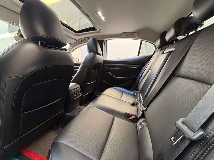 Фото 9 - Mazda 3 (Axela)