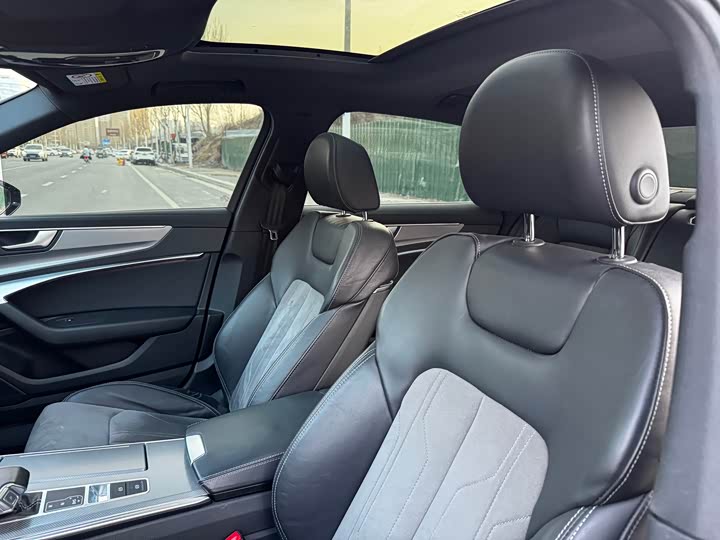 Фото 4 - Audi A6L