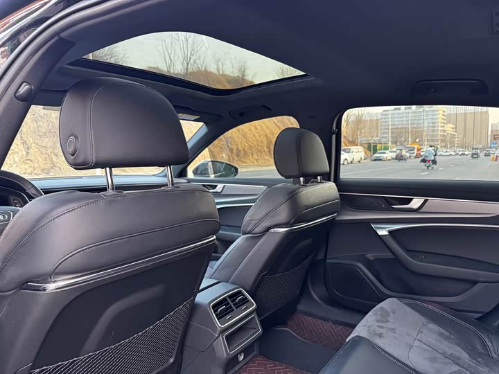 Фото 6 - Audi A6L