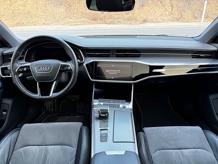 Фото 7 - Audi A6L