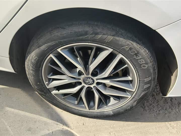 Фото 6 - BYD Qin Plus