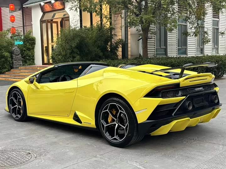 Фото 4 - Lamborghini Huracán