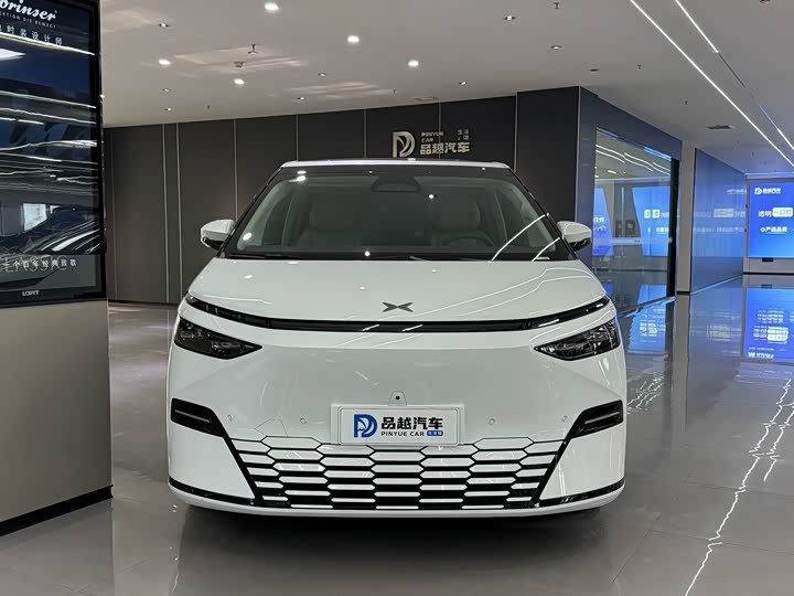 Фото 2 - XPeng X9