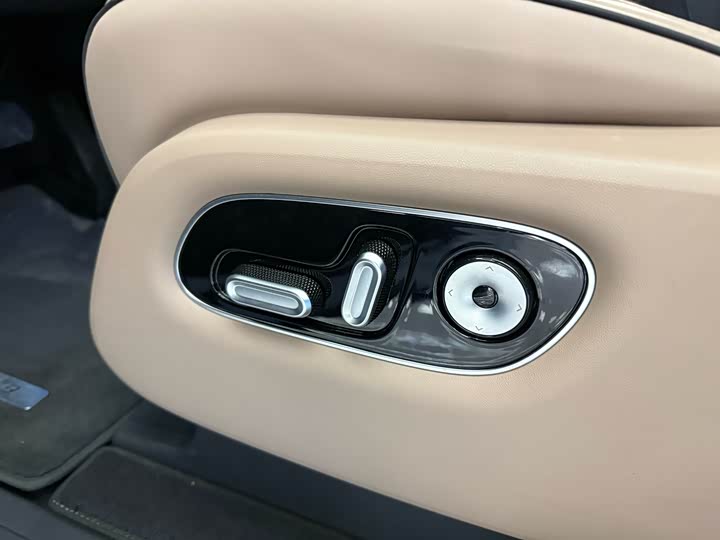 Фото 8 - XPeng X9