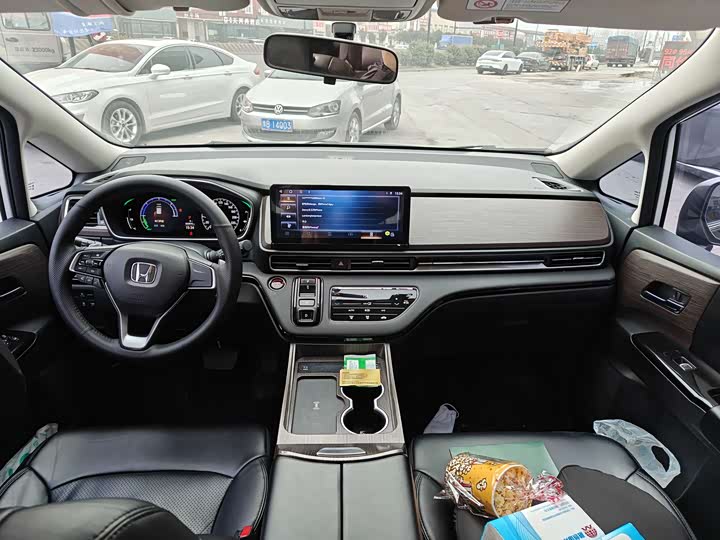 Фото 2 - Honda Odyssey
