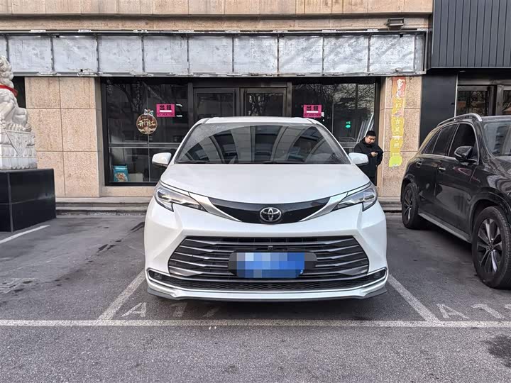 Фото 2 - Toyota Sienna