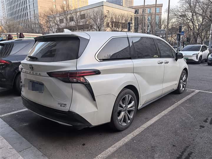 Фото 4 - Toyota Sienna