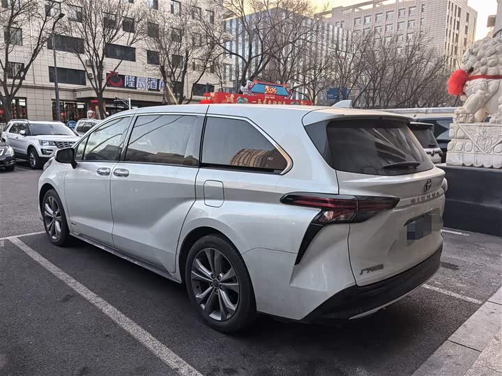 Фото 6 - Toyota Sienna