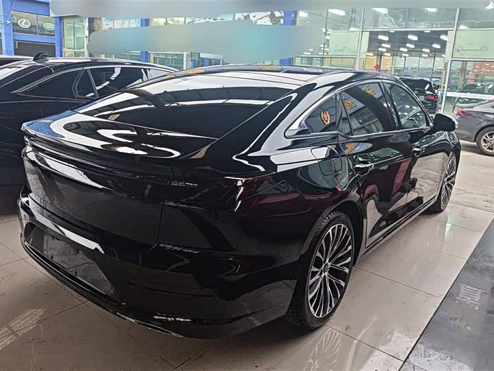 Фото 3 - Bestune B70