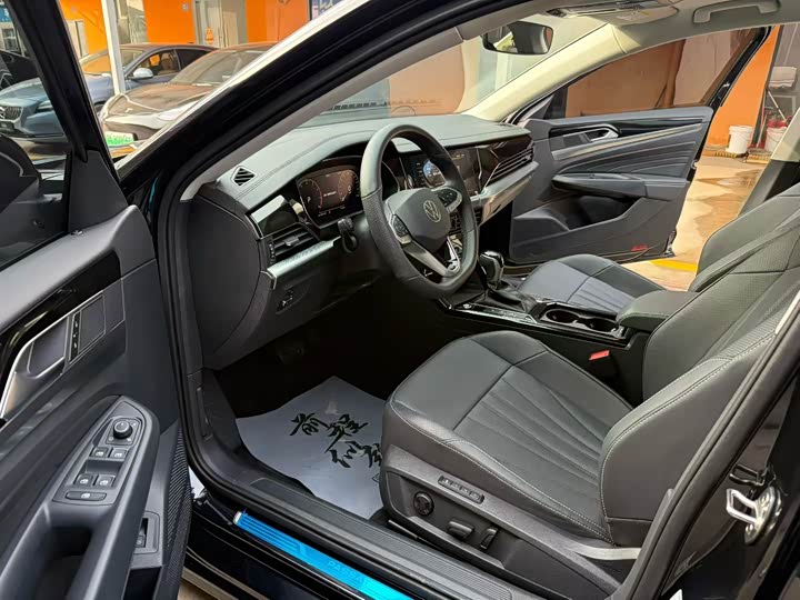 Фото 4 - Volkswagen Passat