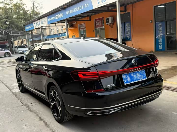 Фото 9 - Volkswagen Passat