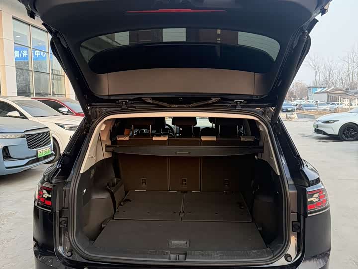 Фото 8 - Volkswagen ID.6 Crozz