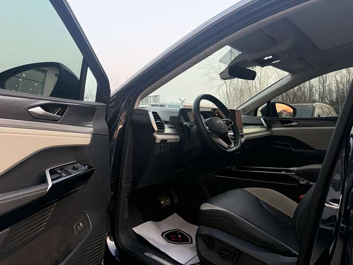 Фото 9 - Volkswagen ID.6 Crozz