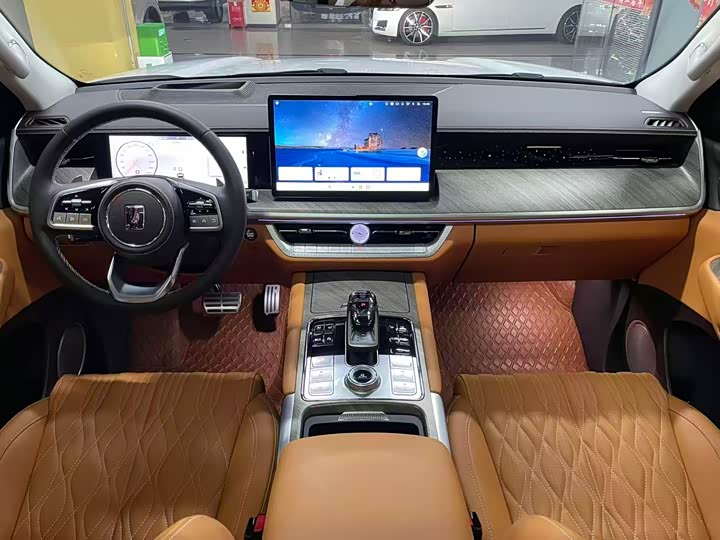 Фото 9 - Tank 500 Hybrid