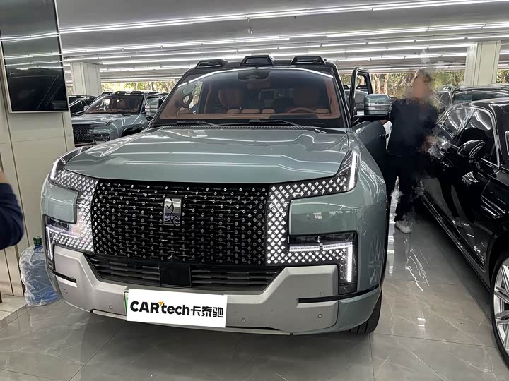 Фото 1 - BYD Yangwang U8