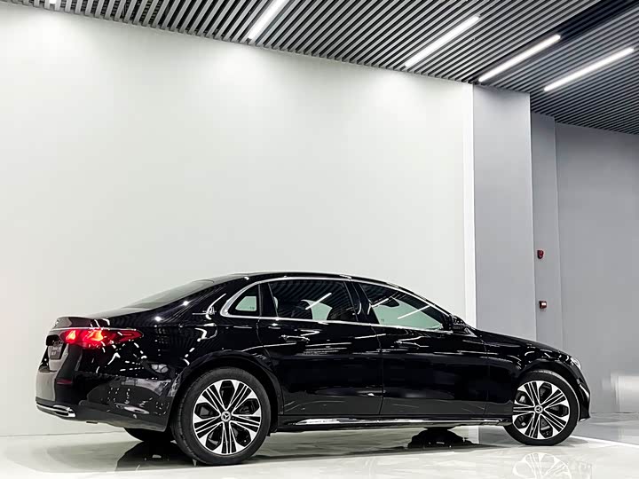 Фото 3 - Mercedes-Benz E-Class Hybrid