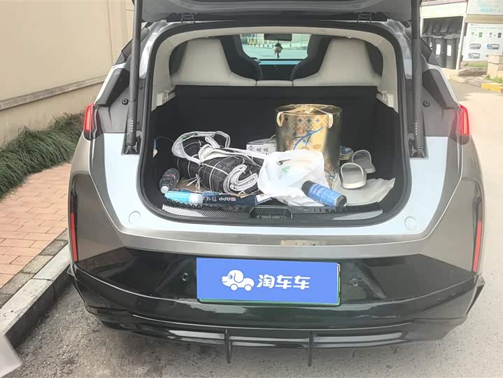 Фото 4 - Zeekr X