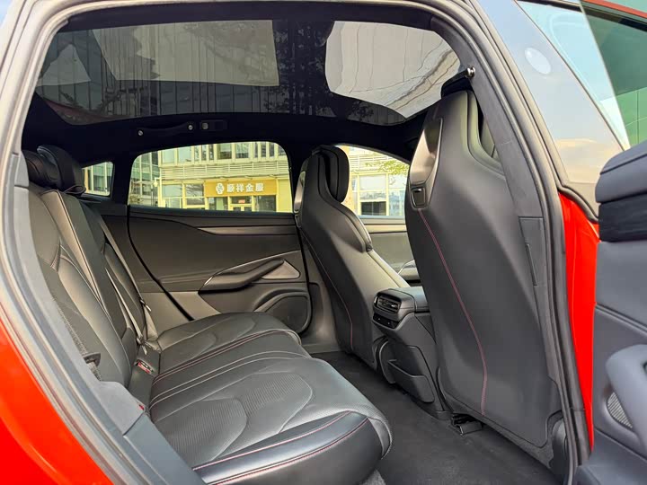 Фото 9 - Xiaomi SU7