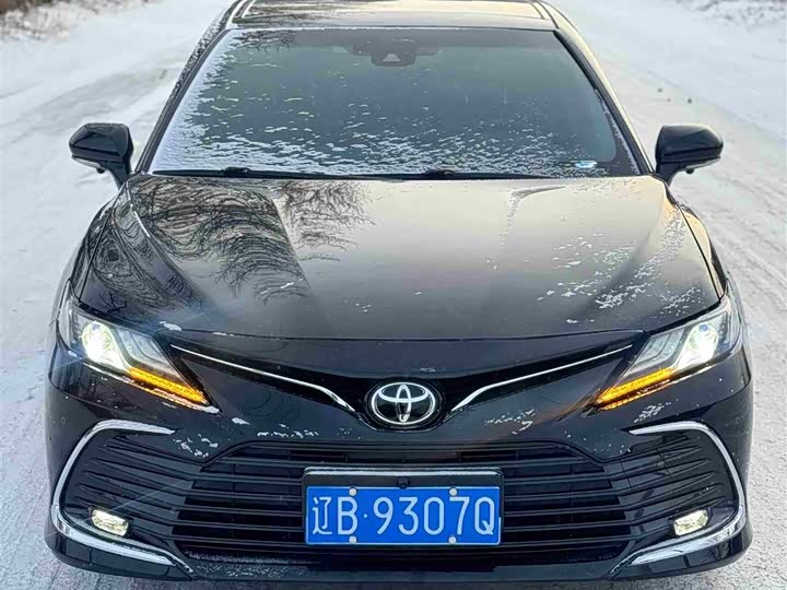 Фото 1 - Toyota Camry