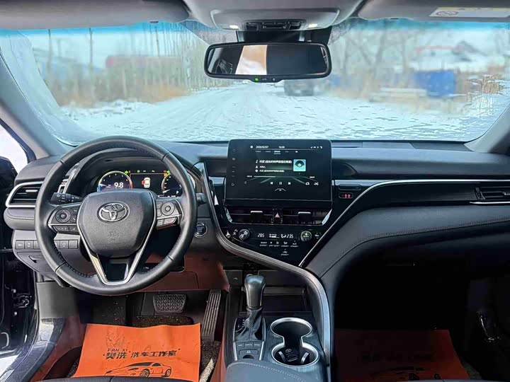 Фото 7 - Toyota Camry