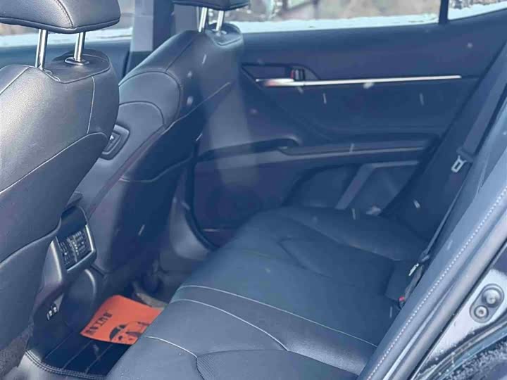 Фото 9 - Toyota Camry