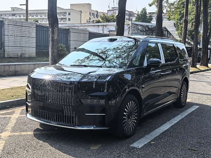 Фото 2 - Zeekr 009