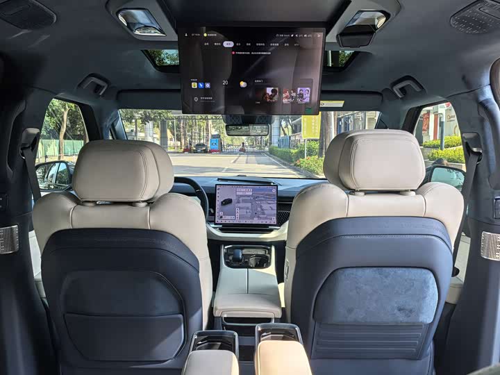 Фото 6 - Zeekr 009