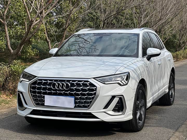 Фото 1 - Audi Q3