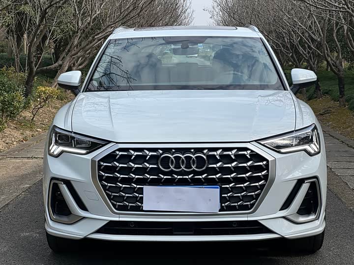 Фото 2 - Audi Q3