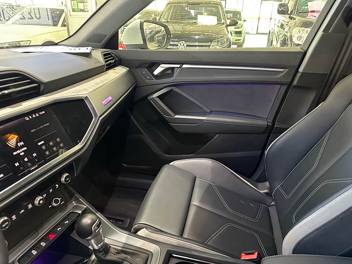 Фото 6 - Audi Q3