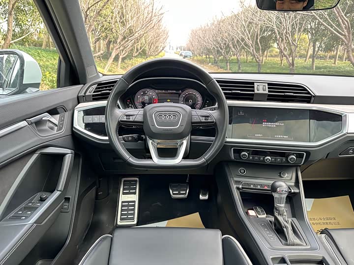 Фото 8 - Audi Q3