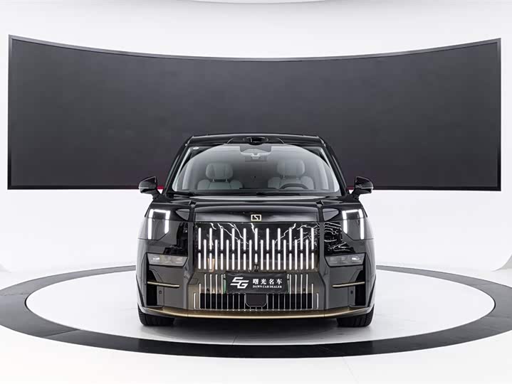 Фото 2 - Zeekr 009