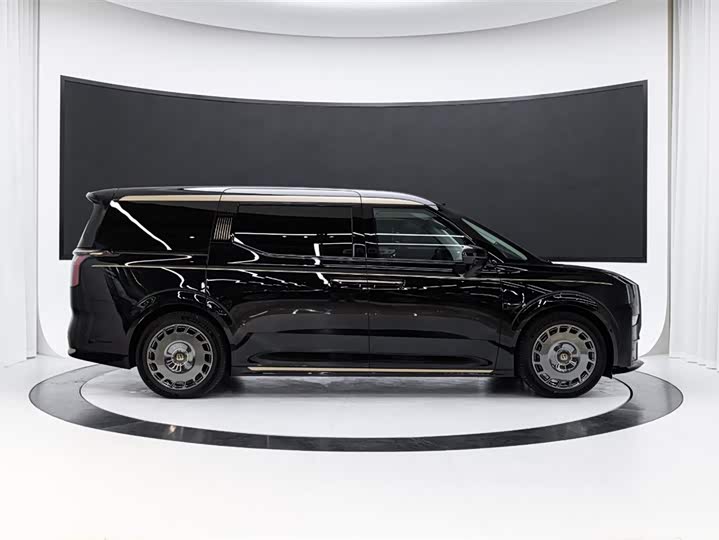 Фото 7 - Zeekr 009