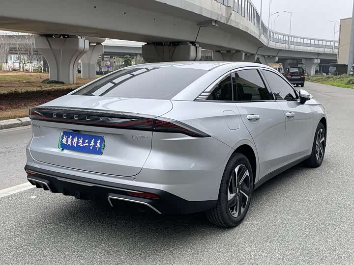 Фото 2 - Geely Galaxy L6