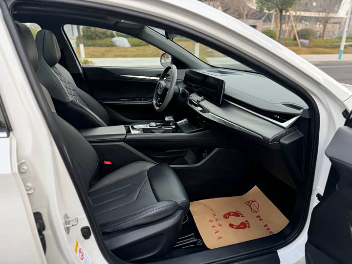 Фото 9 - Changan Raeton Plus