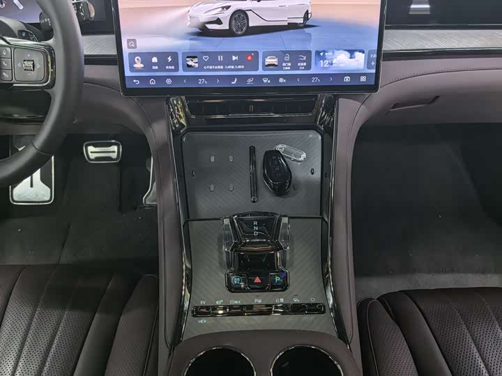 Фото 8 - Denza Z9GT