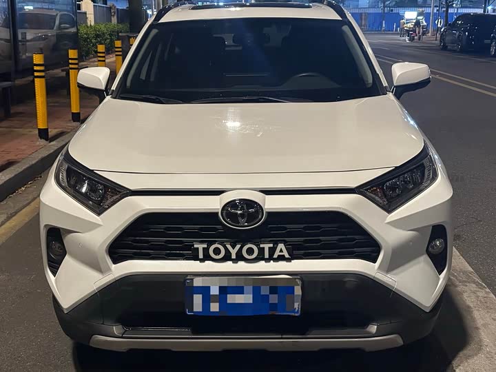 Фото 2 - Toyota RAV4